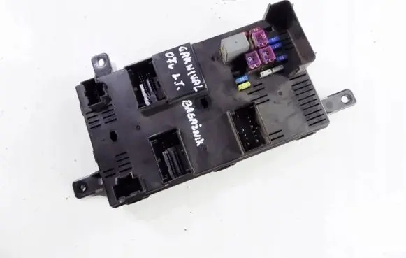 KIA Carnival Fuse module 919584D080