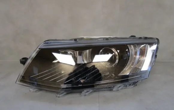 Skoda Octavia Mk3 (5E) Headlight/headlamp 5E1941015B