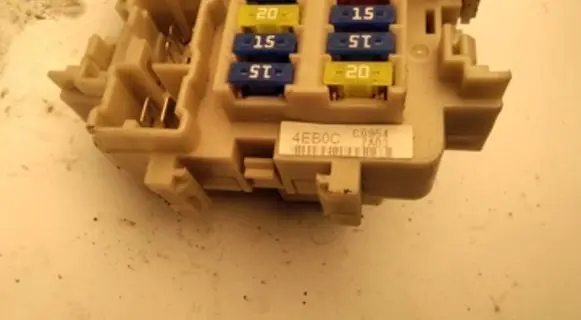 Nissan Qashqai Fuse module C0954 7A03 4EB0C