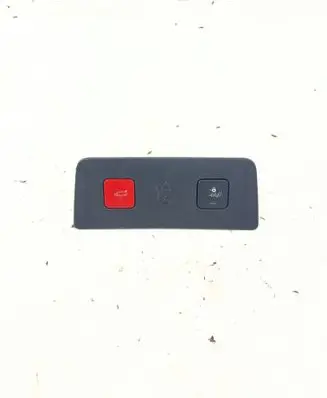 Peugeot 508 II Tailgate/boot open switch button 9821529077