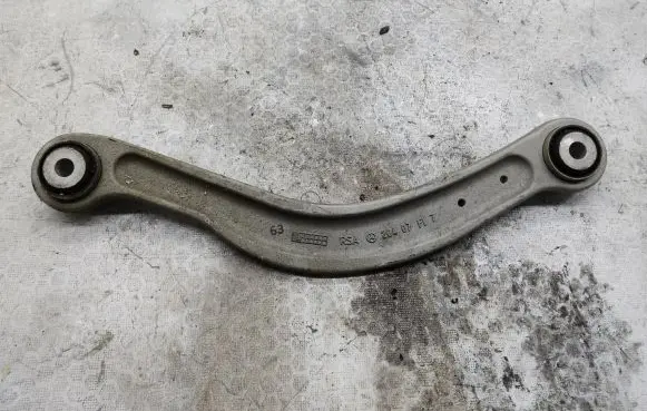 Rear control arm