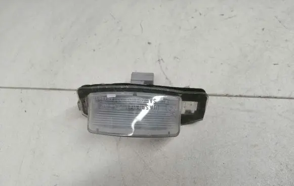 Mitsubishi Outlander Number plate light 1141283