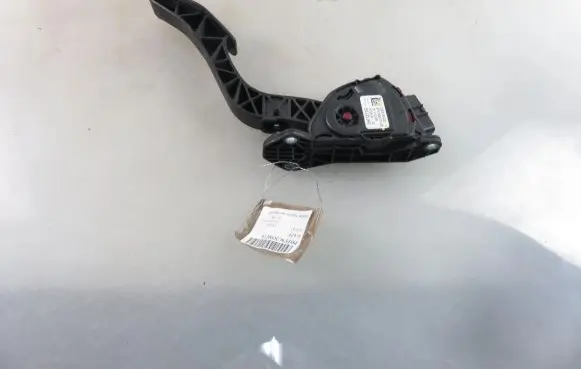 Suzuki Grand Vitara II Accelerator throttle pedal I590065J02 6PV00907400