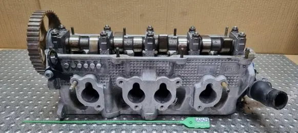 Volkswagen PASSAT B4 Engine head 050103373