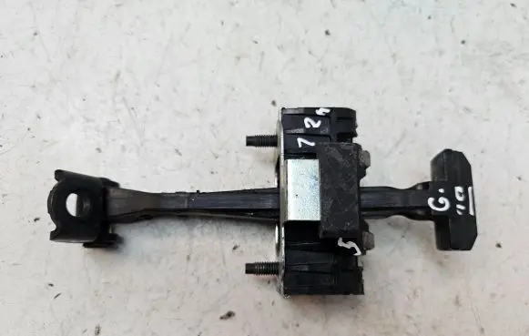 Peugeot 508 RXH Rear door check strap stopper