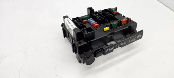 Peugeot 307 CC Fuse module 9650663980
