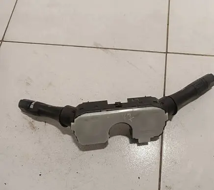 Nissan Juke I F15 Indicator stalk 2524SN