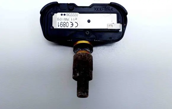 Nissan Qashqai Tire pressure sensor 72B70F4 0641311233