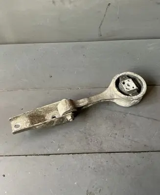 Volkswagen Polo Engine mount bracket px0047