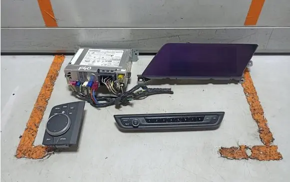 BMW 1 F40 Navigation unit CD/DVD player 5A0EDF6 8720753 7949339