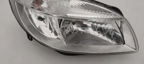 Skoda Fabia Mk2 (5J) Headlight/headlamp LAMPAPRAWAFABIA