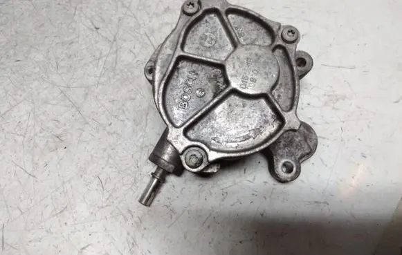 Ford Mondeo MK IV Vacuum pump D1651B 0810S