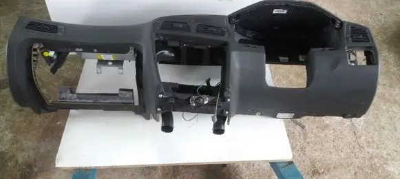 Volvo S60 Dashboard TJBA960670496 39873741 FA043238