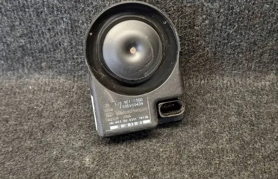 Skoda Roomster (5J) Alarm system siren 1J0951605A