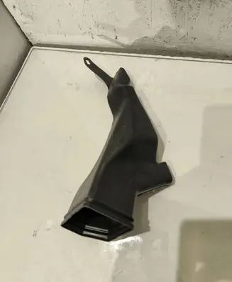 Audi Q3 8U Cabin air duct channel 8V1819151