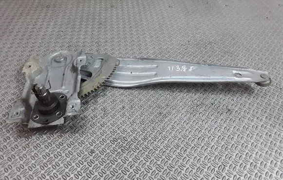 Rear door manual window regulator
