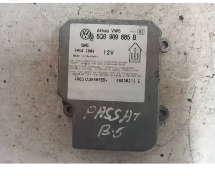 Volkswagen PASSAT B5 Airbag control unit/module 6Q0909605B 48990213E 5WK42869