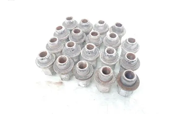Toyota Avensis T250 Nuts/bolts 