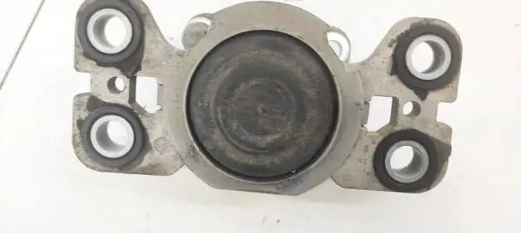 Volvo XC70 Engine mount bracket 8G9N7M121BA 8G9N-7M121-BA