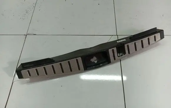 Other trunk/boot trim element