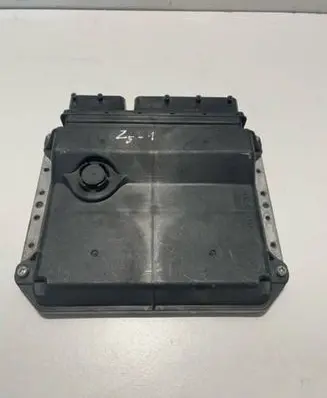 Toyota Avensis T270 Engine control unit/module 8966105E21 MB2754001181