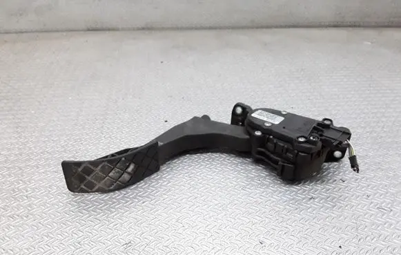 Volkswagen Golf IV Accelerator throttle pedal 6Q1721503B