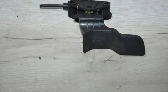Citroen C4 Cactus Engine bonnet (hood) release handle