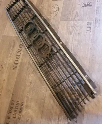 Audi 100 200 5000 C3 Front bumper upper radiator grill 443853655c