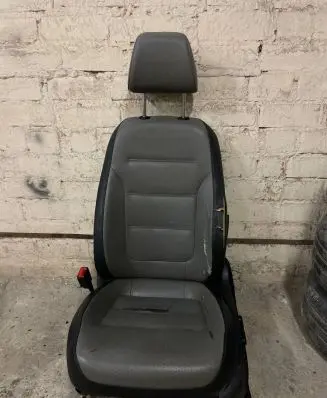 Volkswagen Jetta VI Front driver seat 