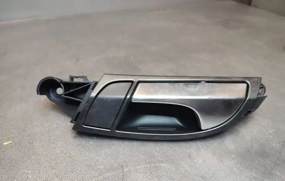 Audi Q7 4L Front door interior handle 4L0837019