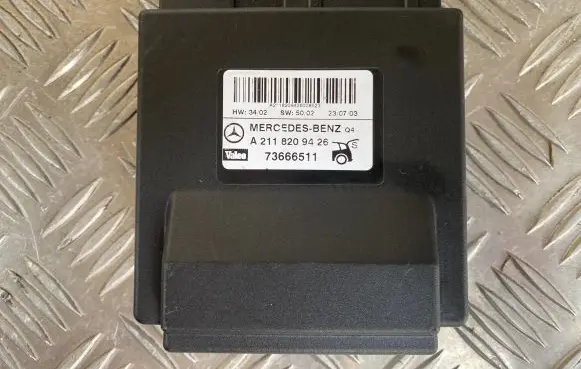 Mercedes-Benz E W211 Tailgate/trunk control unit/module A2118209426 73666511