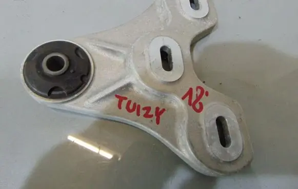 Renault Twizy Engine mount vacuum valve 