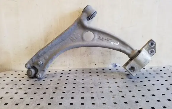 Volkswagen Tiguan Front lower control arm/wishbone