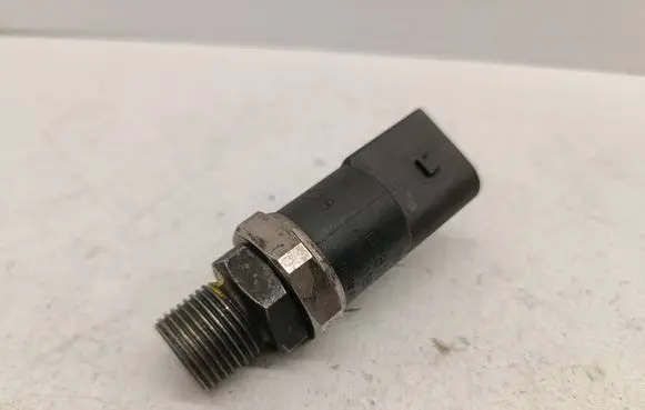 Mercedes-Benz Vaneo W414 Fuel pressure sensor A0041531528 0281002239 0041531528