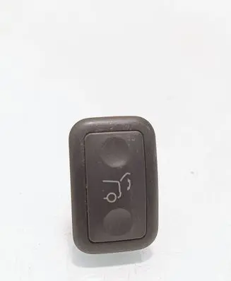 Mercedes-Benz C W204 Tailgate opening switch A2048707151 03152810