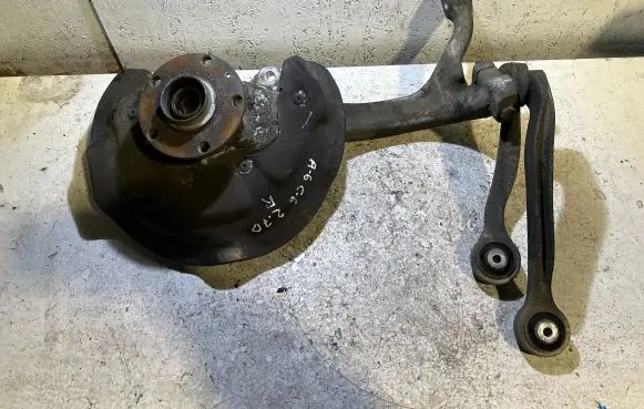 Audi A6 S6 C6 4F Front wheel hub