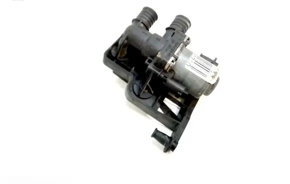 BMW 5 E60 E61 Coolant heater control valve 8379921