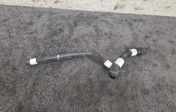 Tesla Model Y Engine coolant pipe/hose 107757700F