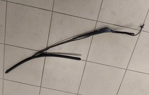 Mercedes-Benz Sprinter W906 Front wiper blade arm A0018205944