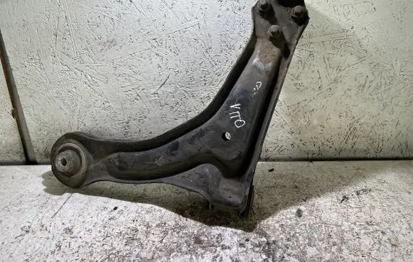 Mercedes-Benz Vito Viano W639 Front lower control arm/wishbone