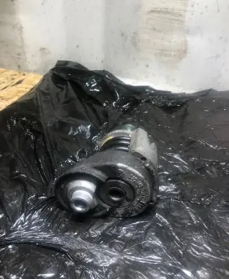 Volkswagen Golf V Alternator belt tensioner 03G145299C