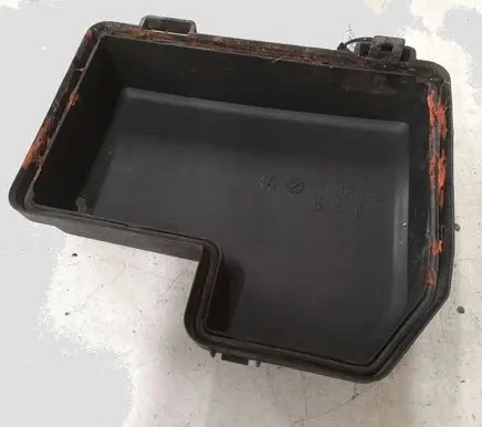 Volvo V70 Fuse box cover 8645259