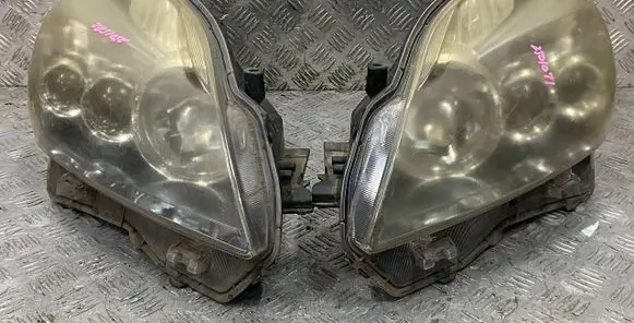 Toyota Prius (XW30) Headlights/headlamps set 8111047240 HAMU4079754