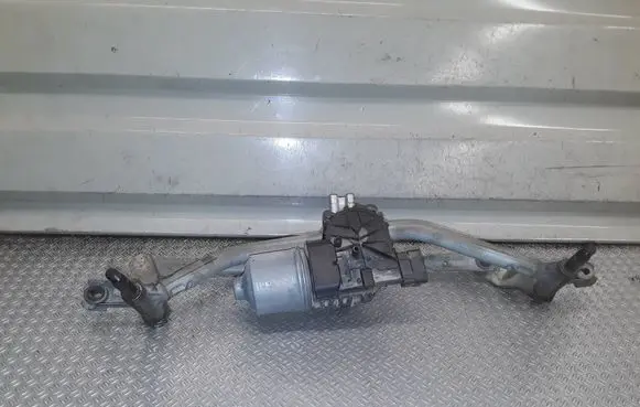 Peugeot 207 Front wiper linkage and motor 0390241540