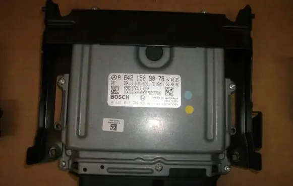 Mercedes-Benz CLS C219 Engine control unit/module A6421509078
