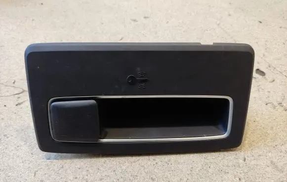 Mercedes-Benz S W222 Glove box A2228211600