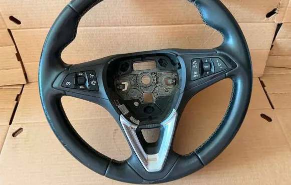 Opel Corsa E Steering wheel