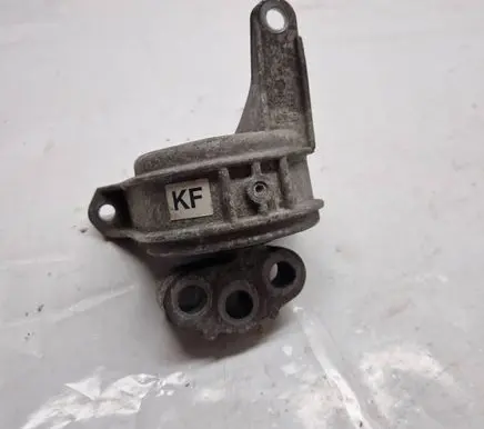 Opel Zafira B Engine mount bracket 90539246