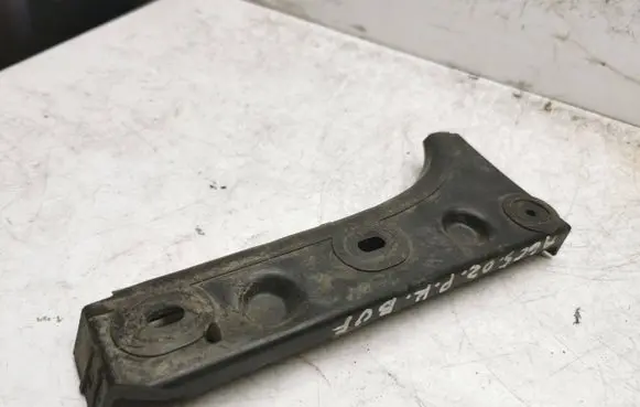 Audi A6 S6 C5 4B Front bumper mounting bracket 4b0807283b