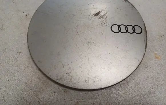 Audi 200 Wheel nut cap/cover 447601165